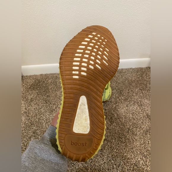 Yeezy Boost 350 - Picture 4 of 5